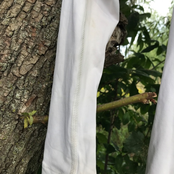 🌻FREE WITH PURCHASE!! Rip Curl Long Sleeve Rash Guard - Picture 3 of 9